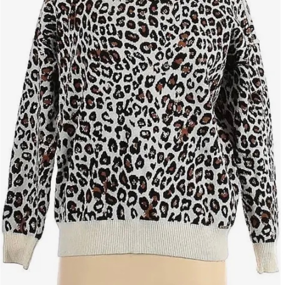 TTAHARI sweater size M